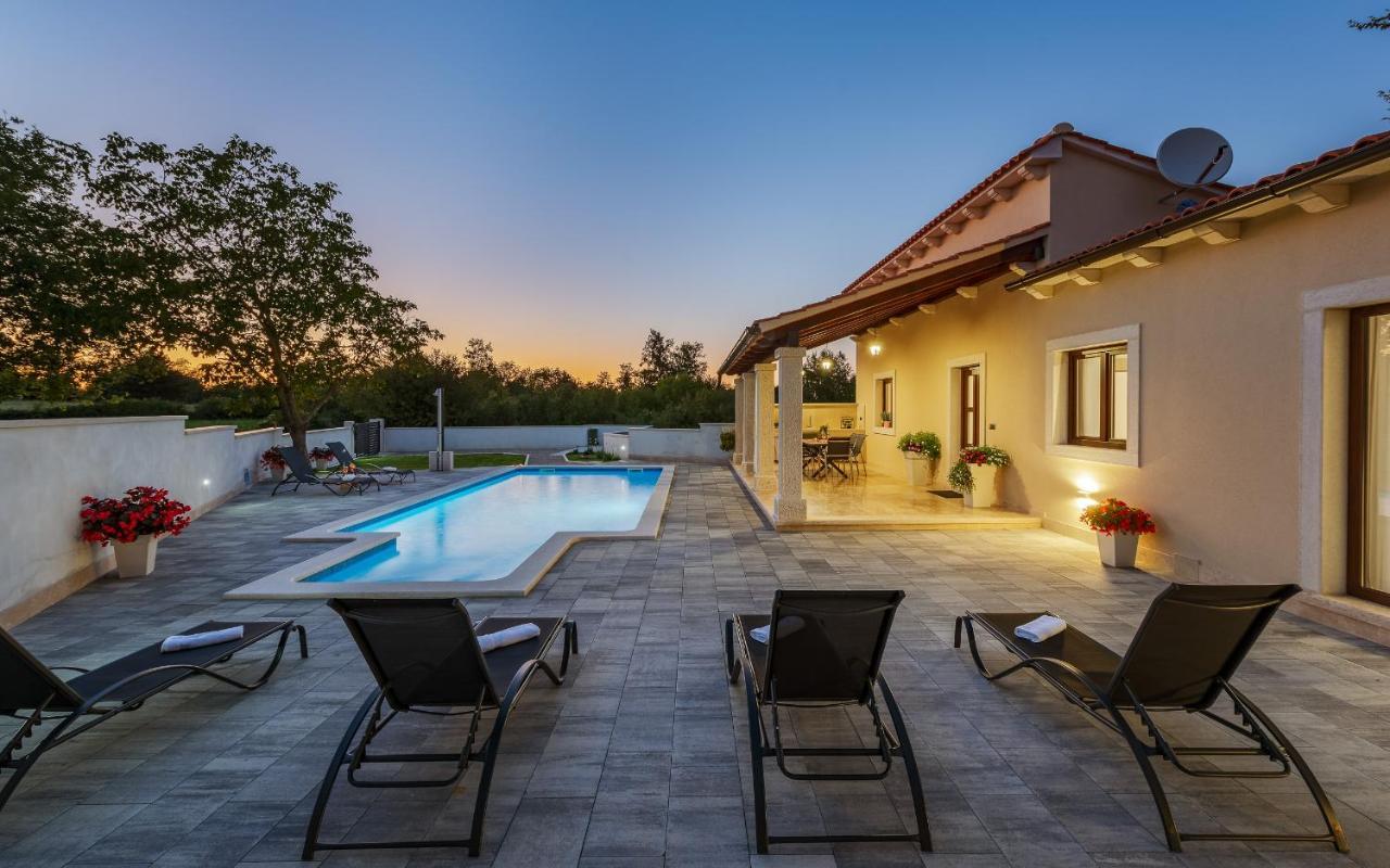 Villa Desapemani Žminj Εξωτερικό φωτογραφία