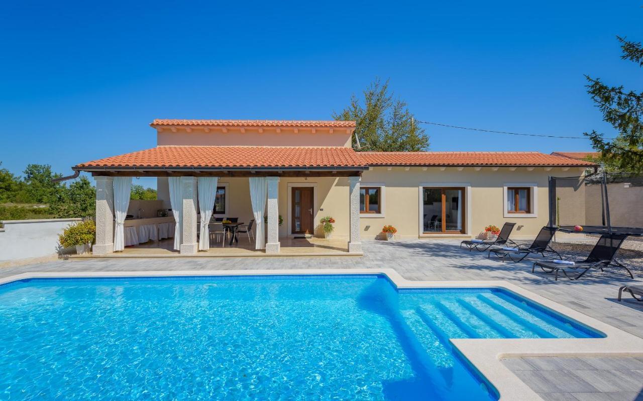 Villa Desapemani Žminj Εξωτερικό φωτογραφία