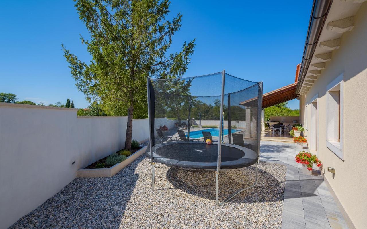 Villa Desapemani Žminj Εξωτερικό φωτογραφία