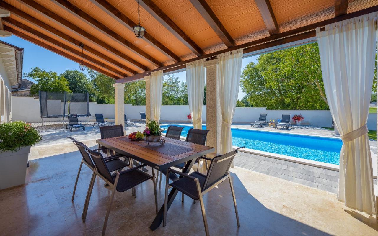 Villa Desapemani Žminj Εξωτερικό φωτογραφία