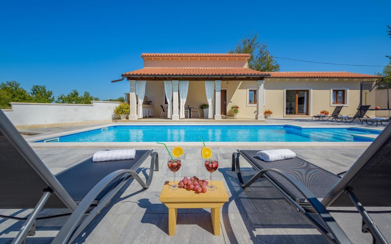 Villa Desapemani Žminj Εξωτερικό φωτογραφία
