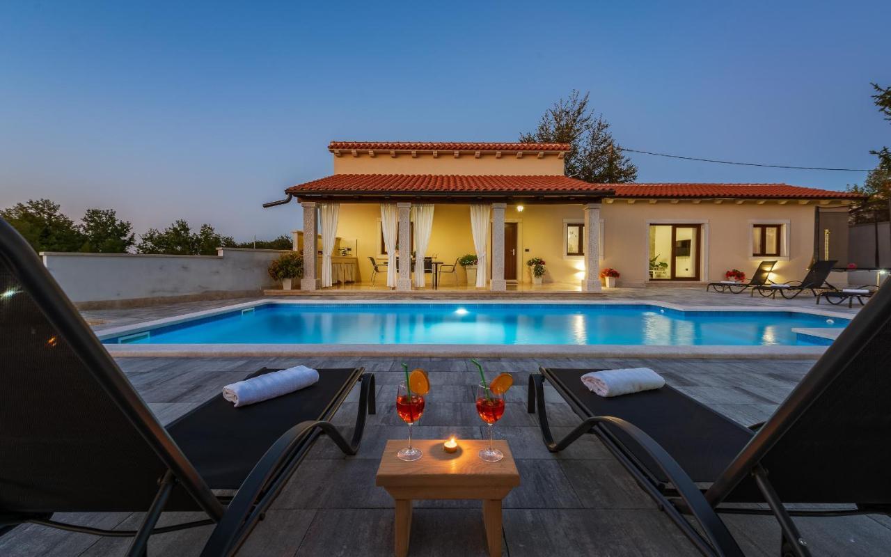 Villa Desapemani Žminj Εξωτερικό φωτογραφία