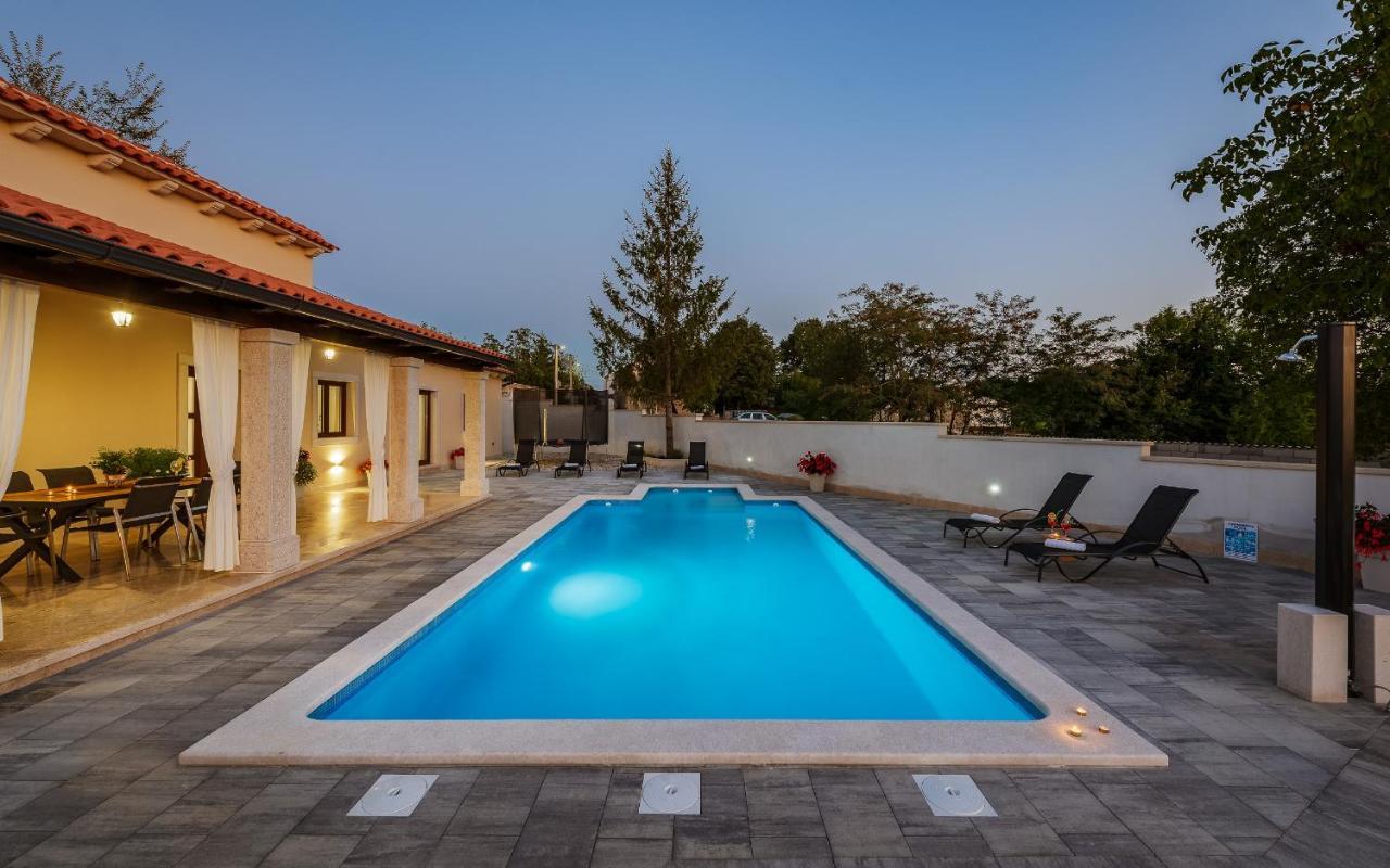 Villa Desapemani Žminj Εξωτερικό φωτογραφία