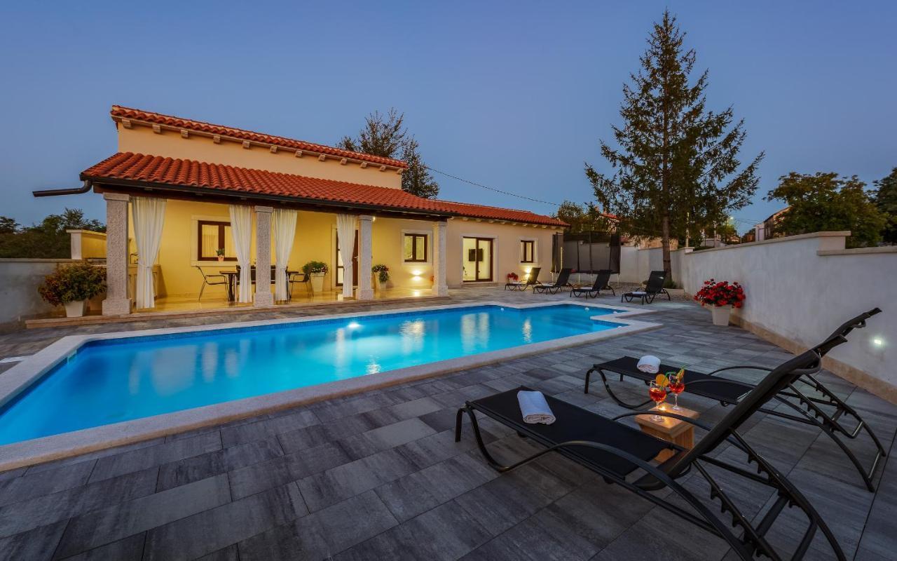 Villa Desapemani Žminj Εξωτερικό φωτογραφία