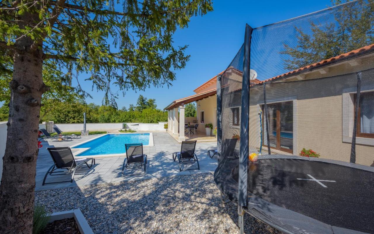 Villa Desapemani Žminj Εξωτερικό φωτογραφία