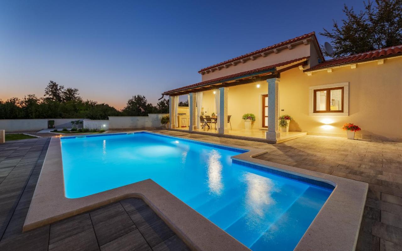 Villa Desapemani Žminj Εξωτερικό φωτογραφία